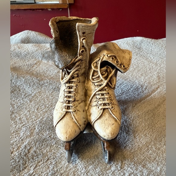 Department 56 Shoes - Vintage Dept 56 Holly Lane Dickens Resin Ice Skates Figurine